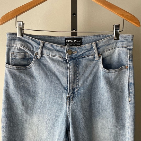 Frank Lyman Pearl Rhinestone Embellished Light Wash Denim Jeans Size Medium - Picture 7 of 8